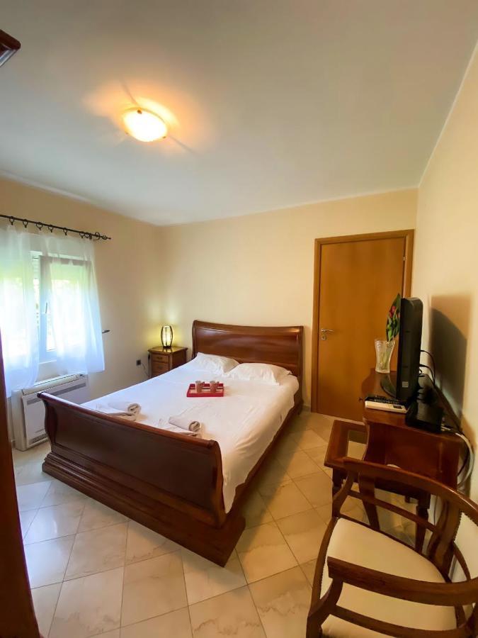Lovely Apartment Jovan 3,With A View Of The Bay And Free Wi-Fi Kotor Exteriör bild