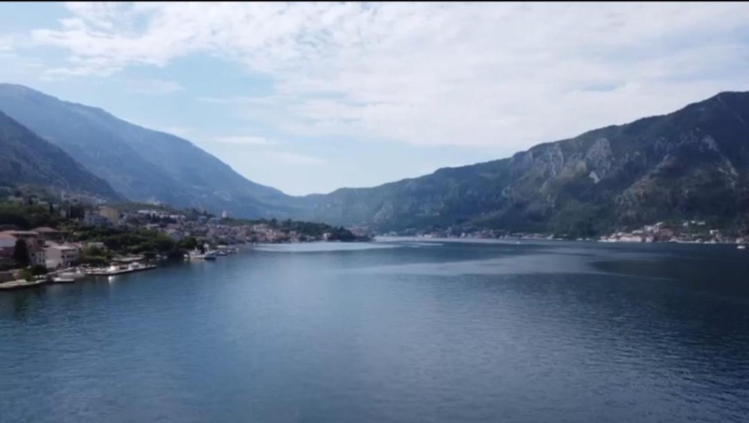 Lovely Apartment Jovan 3,With A View Of The Bay And Free Wi-Fi Kotor Exteriör bild